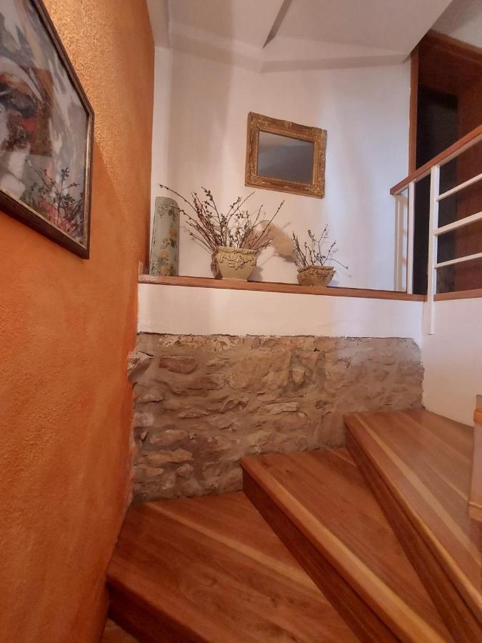 Villa Vicina Heritage Villa For 9,Milna - Close To Restaurants And Shops Bagian luar foto