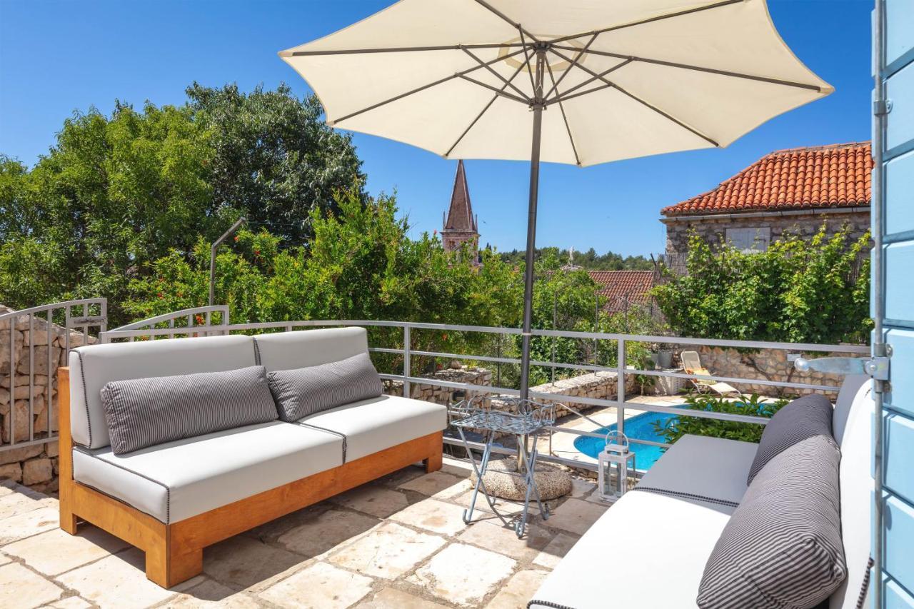 Villa Vicina Heritage Villa For 9,Milna - Close To Restaurants And Shops Bagian luar foto